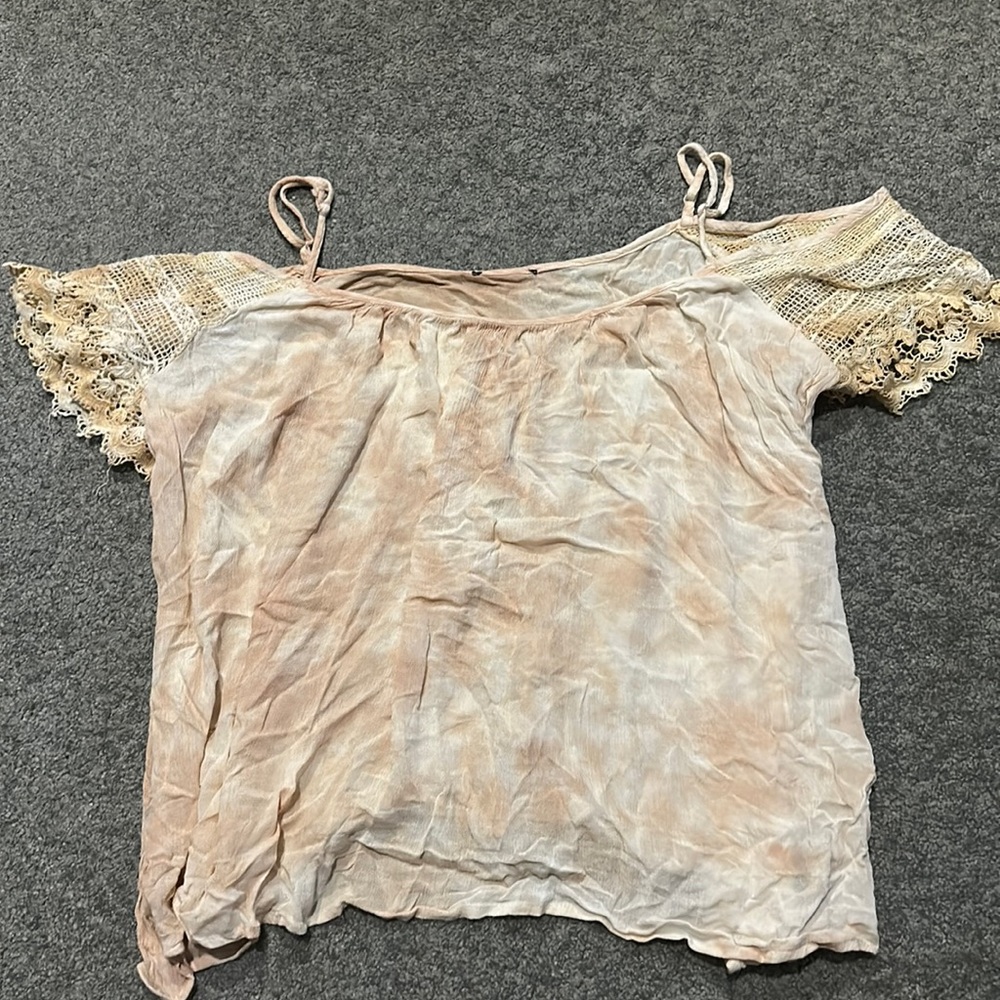 Pink and white tye dye t-shirt with lace sleeves